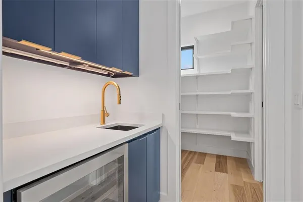 $10,000 | 200 Lake Hills Drive North, Austin, TX 78733