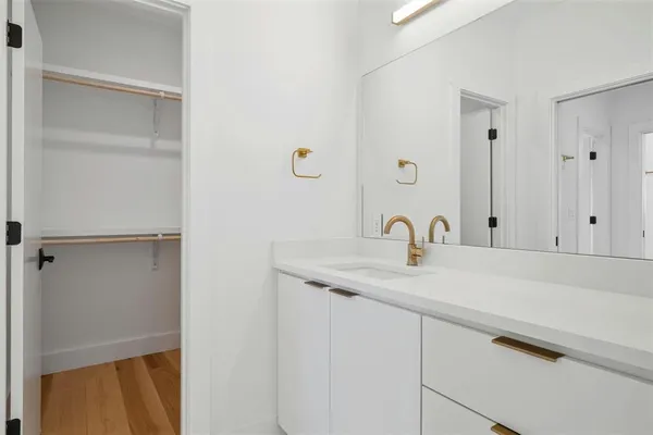 $10,000 | 200 Lake Hills Drive North, Austin, TX 78733