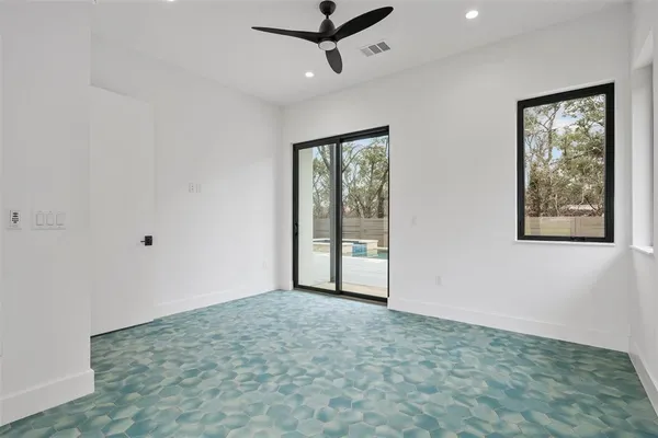 $10,000 | 200 Lake Hills Drive North, Austin, TX 78733