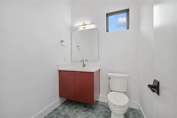 $10,000 | 200 Lake Hills Drive North, Austin, TX 78733