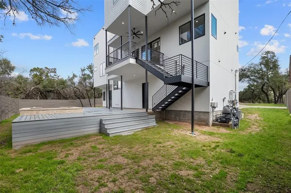 $10,000 | 200 Lake Hills Drive North, Austin, TX 78733