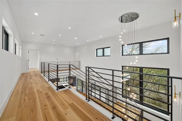 $10,000 | 200 Lake Hills Drive North, Austin, TX 78733