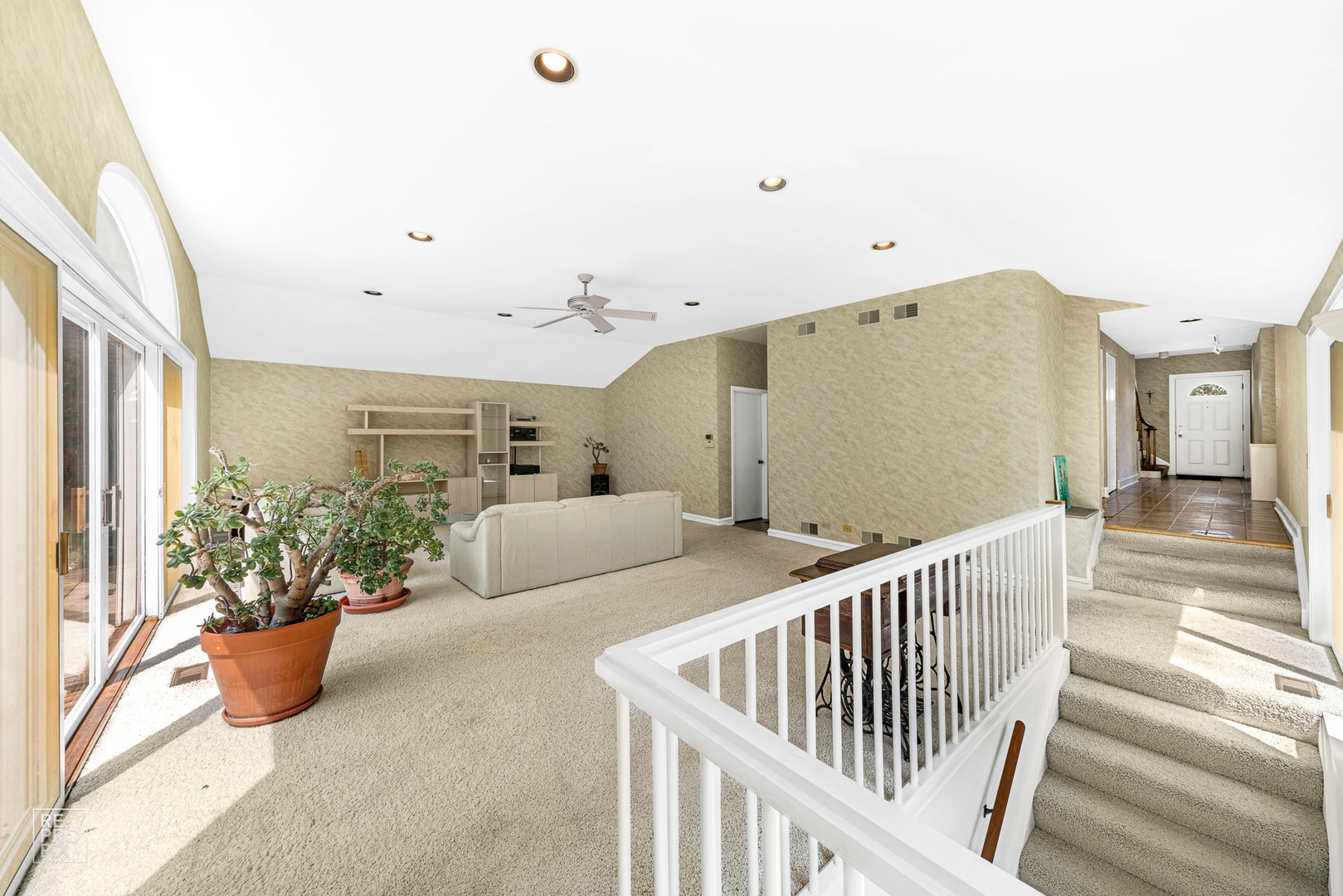 8629 West Sunset Road Niles, IL 60714 - Photo 2 of 24