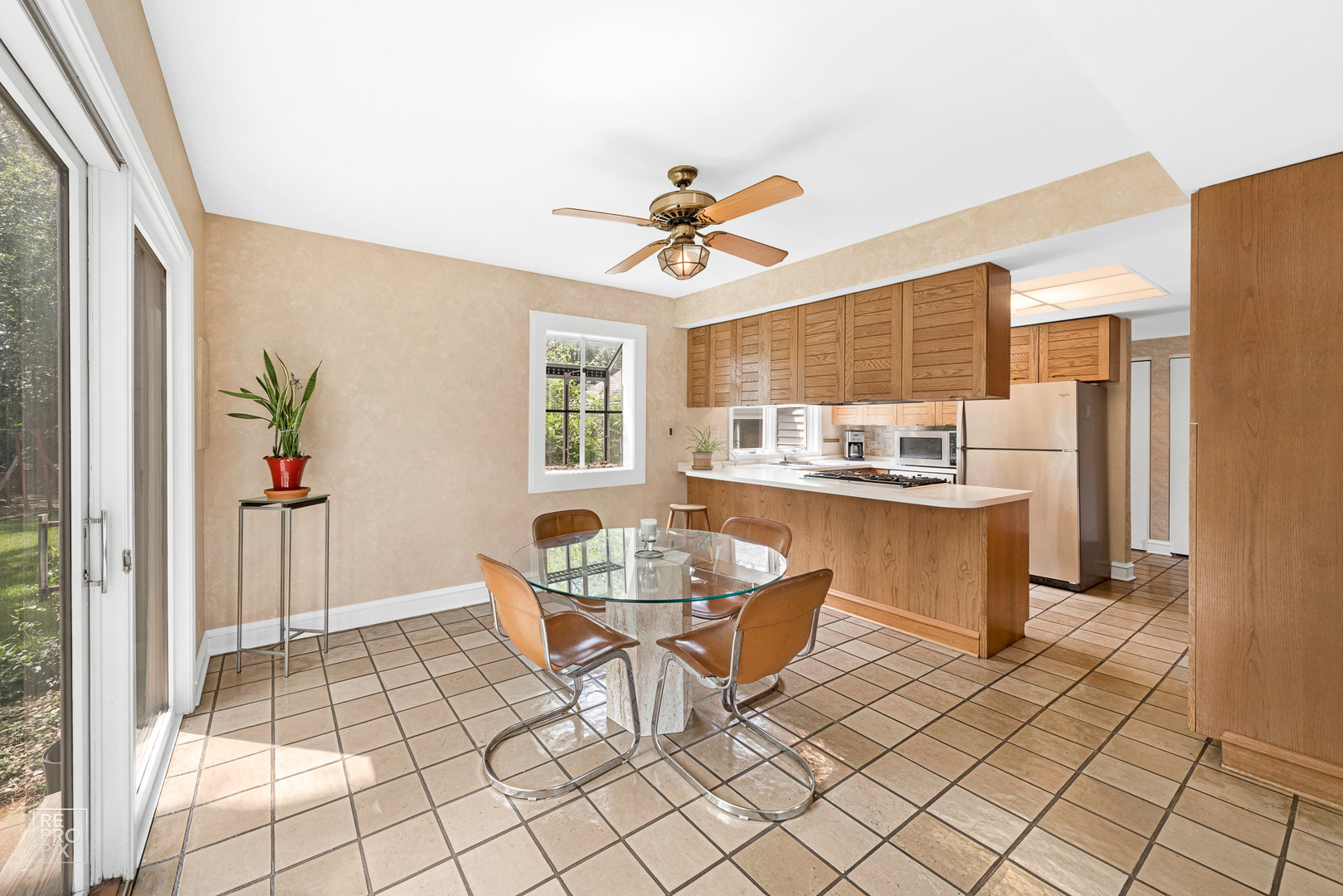 8629 West Sunset Road Niles, IL 60714 - Photo 6 of 24