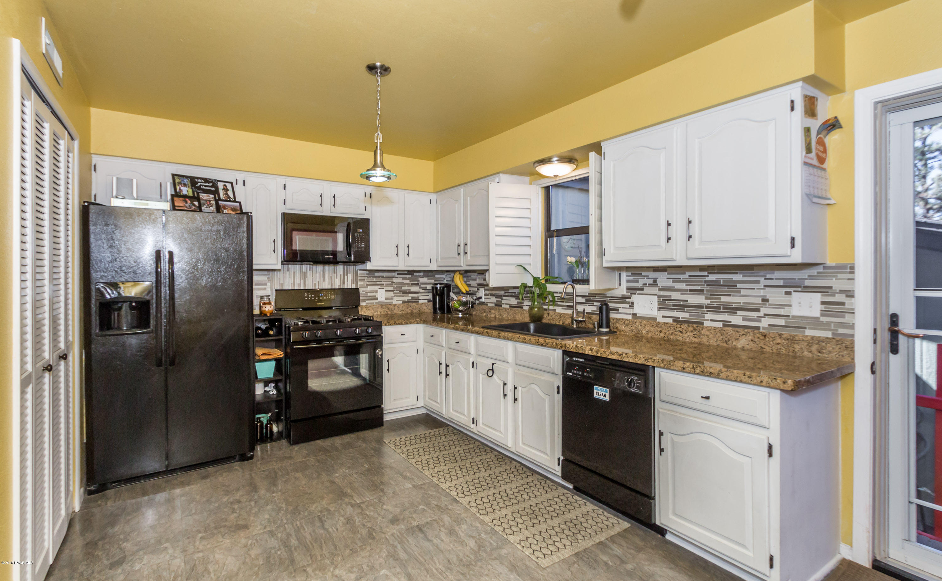367 Rim Rock Circle, Unit 2 Prescott, AZ 86303 - Photo 6 of 17 005_Kitchen