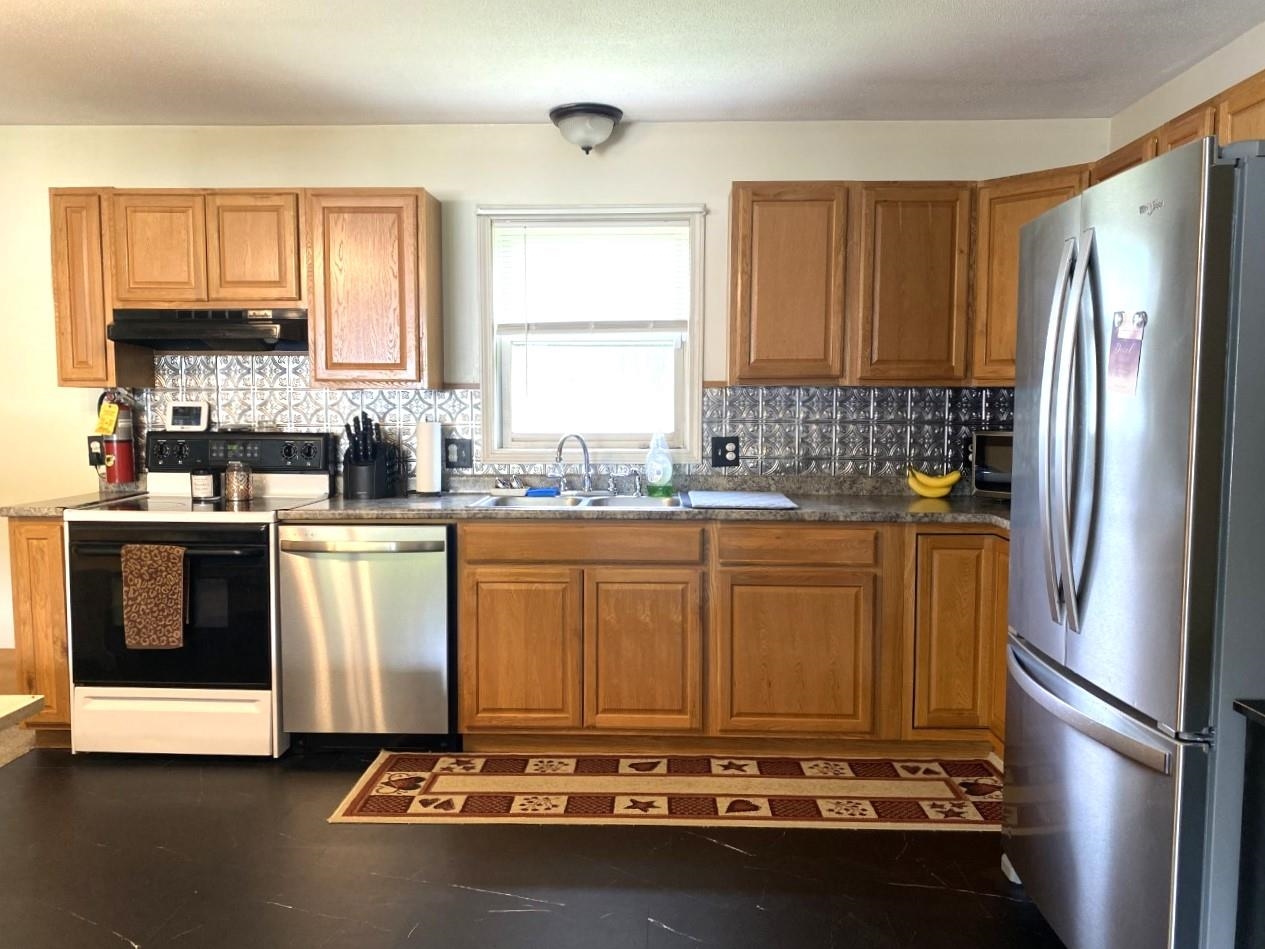 103 Websterville Road Barre Town, VT 05641 - Photo 6 of 37