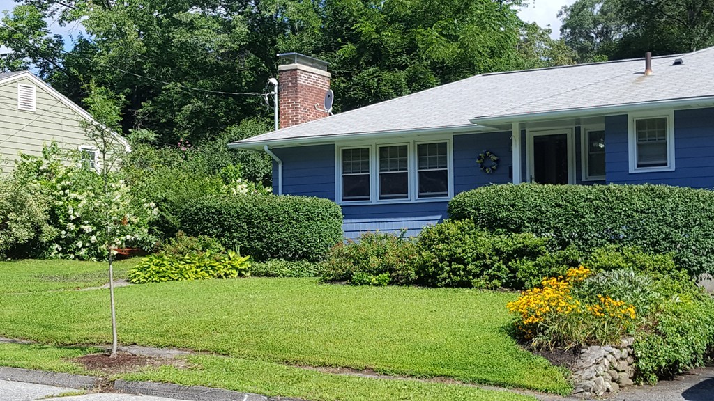 7 Pompano Road Worcester, MA 01605 - Photo 3 of 29 a view of a house with a garden