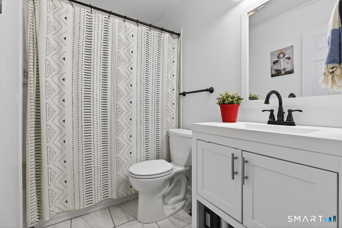 131 Clay Hill Road Stamford, CT 06905 - Photo 15 of 32