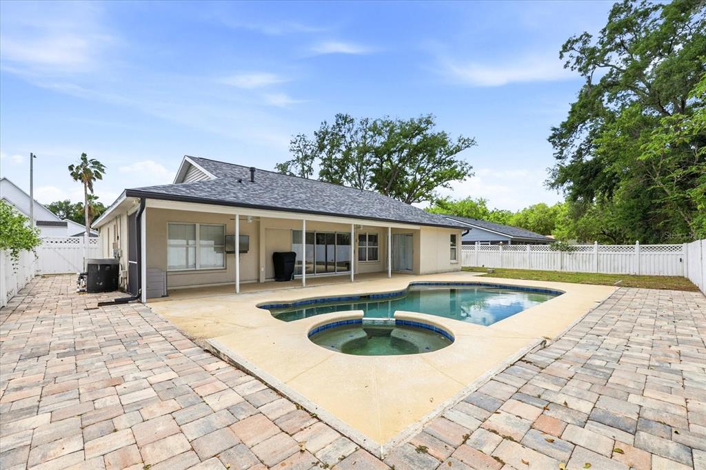 224 Bryan Oak Avenue Brandon, FL 33511 - Photo 29 of 33 a view of house with swimming pool outdoor seating
