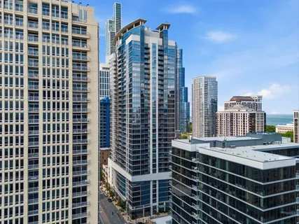 $599,900 | 100 East 14th Street, Unit 2706, Chicago, IL 60605