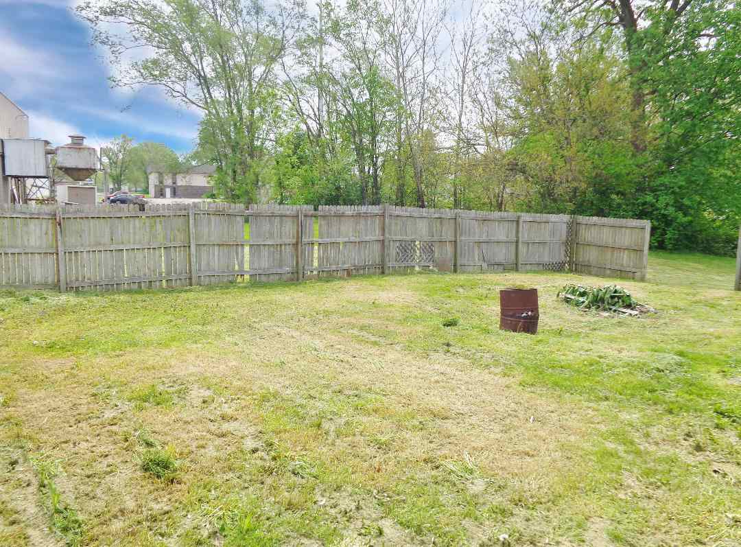 2457 Washington Road Washington, IL 61571 - Photo 5 of 18 Gallery Image 5