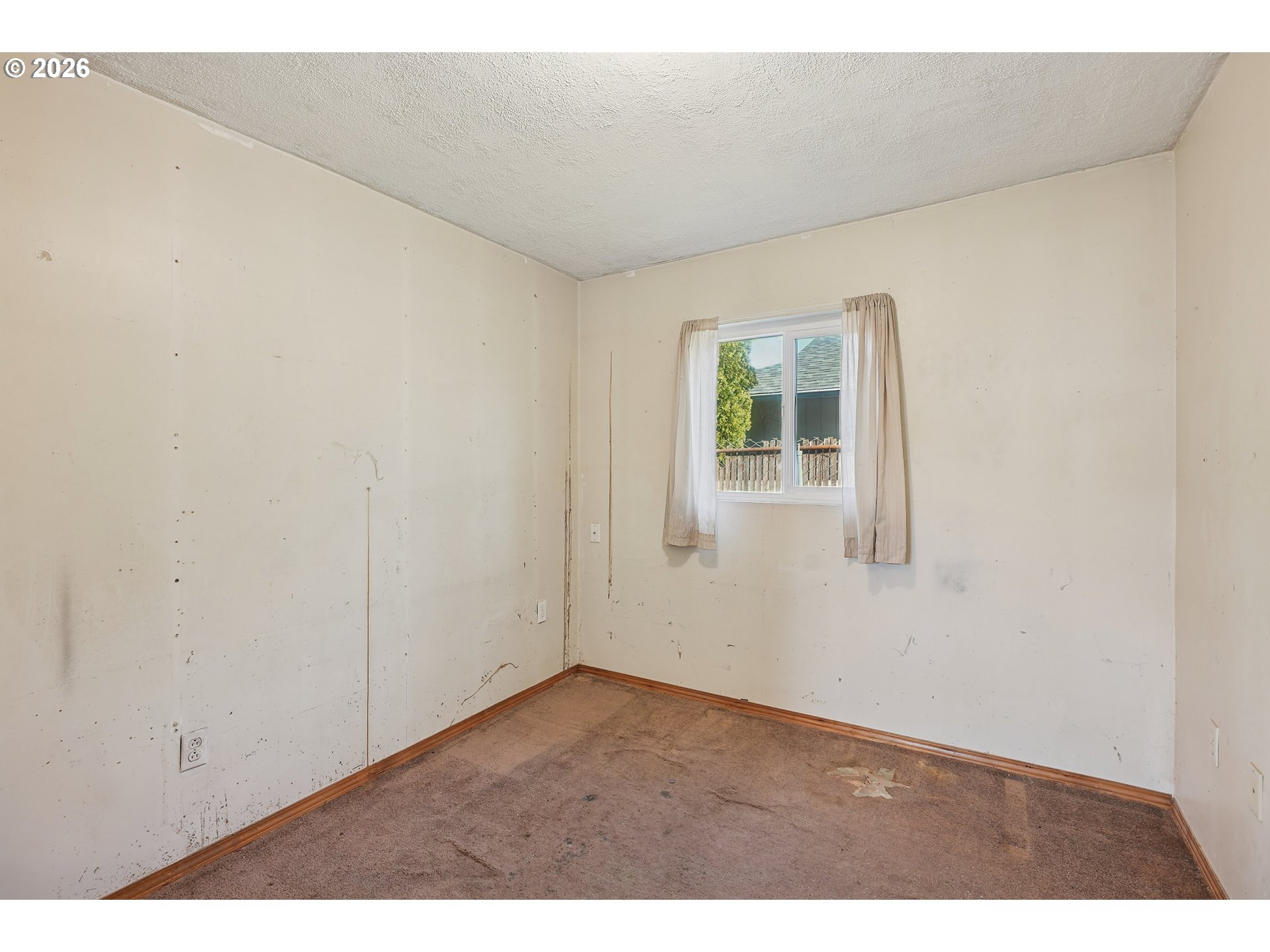 1384 Northeast 19th Street Gresham, OR 97030 - Photo 14 of 27