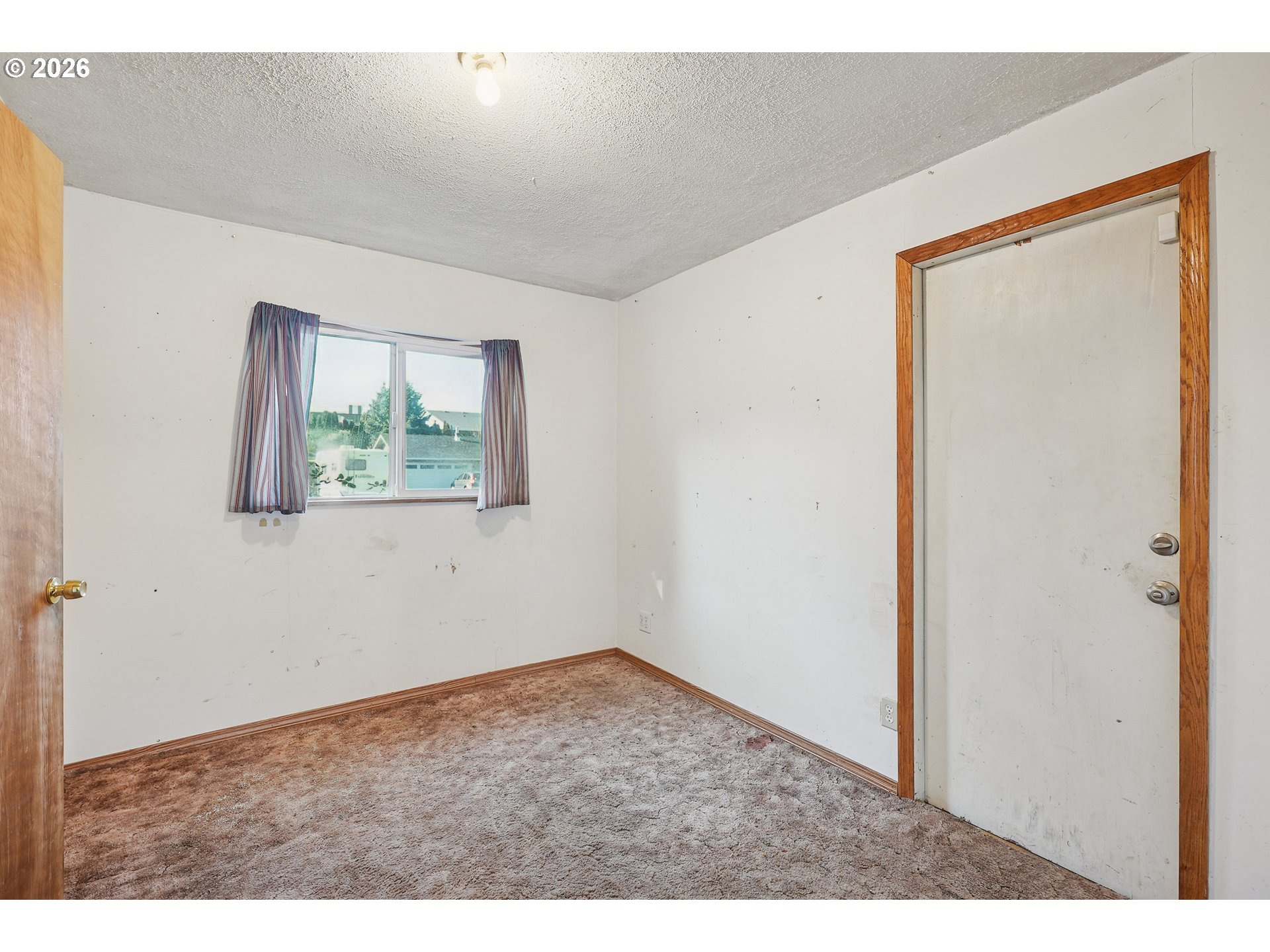 1384 Northeast 19th Street Gresham, OR 97030 - Photo 15 of 27