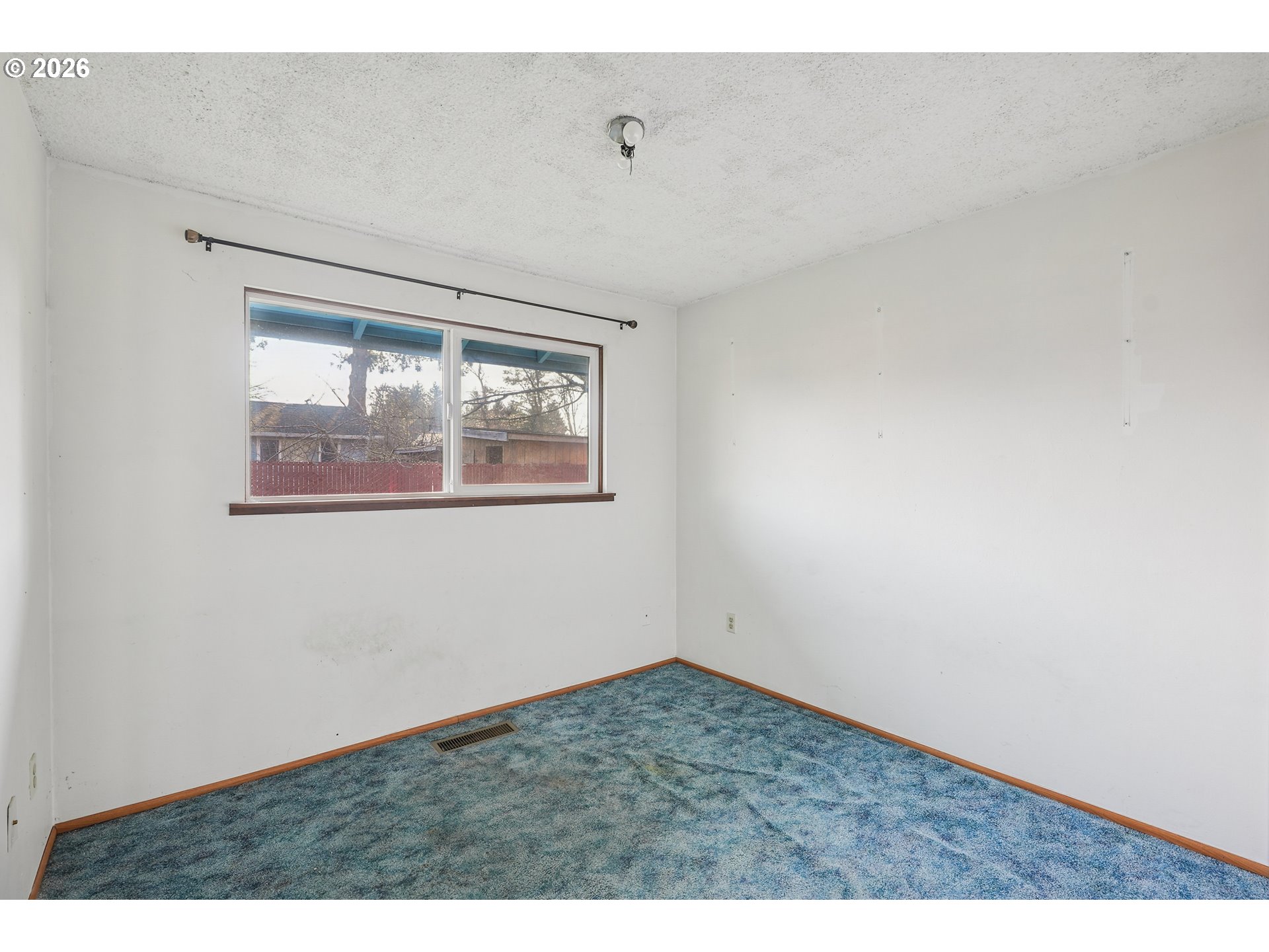 1384 Northeast 19th Street Gresham, OR 97030 - Photo 18 of 27