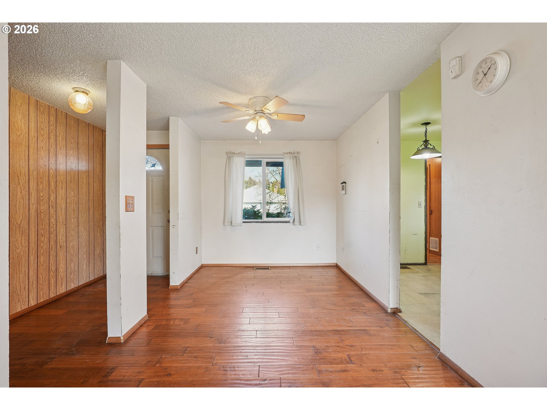 1384 Northeast 19th Street Gresham, OR 97030 - Photo 5 of 27