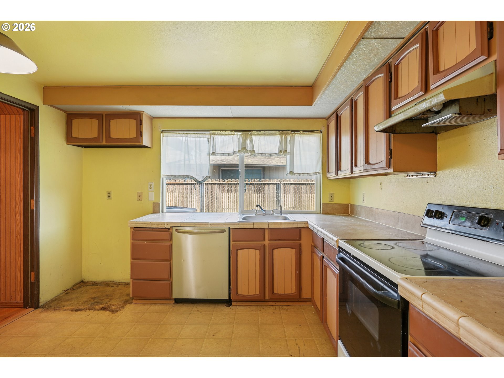 1384 Northeast 19th Street Gresham, OR 97030 - Photo 9 of 27