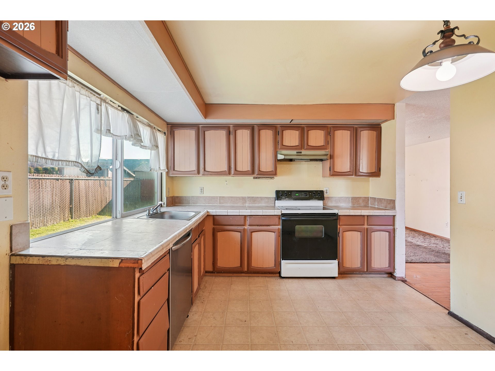 1384 Northeast 19th Street Gresham, OR 97030 - Photo 10 of 27