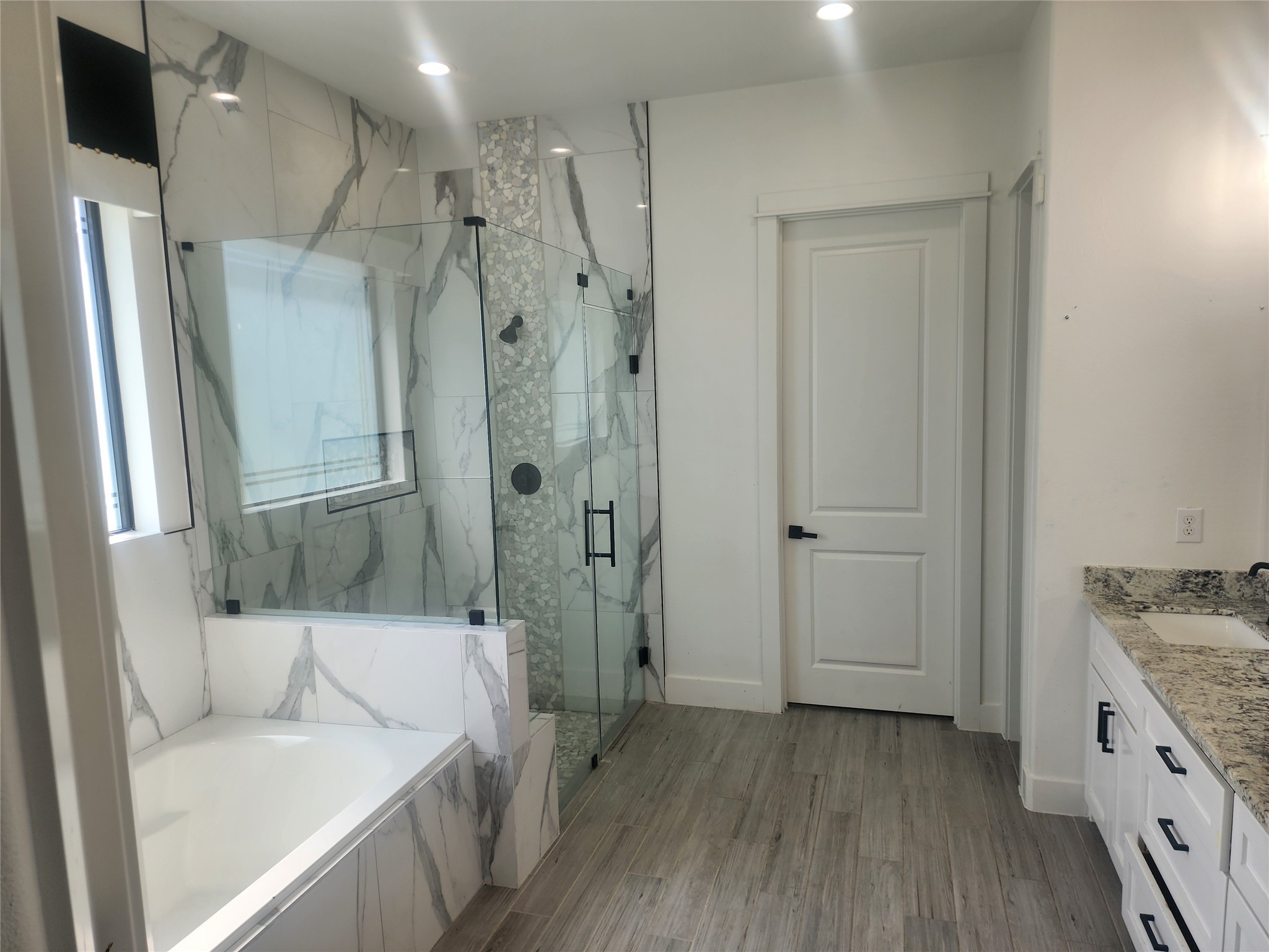 214 Lakeland Circle Rosharon, TX 77583 - Photo 24 of 34