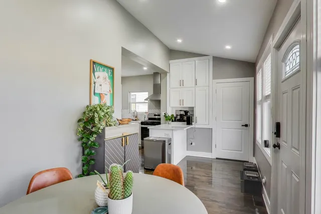 $600,000 | 5524 North Luna Avenue, Chicago, IL 60630