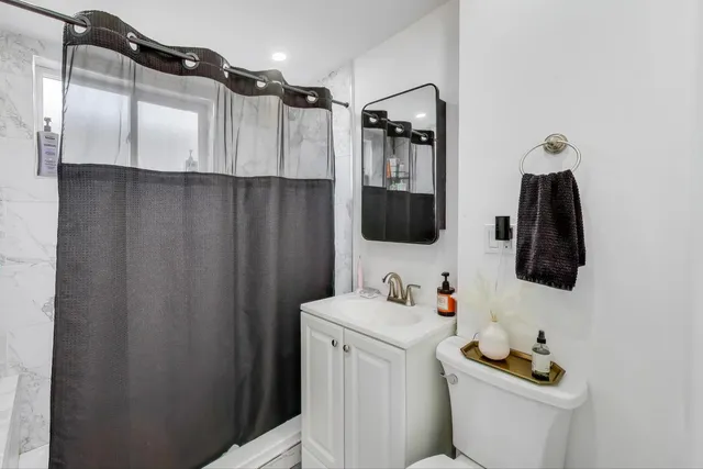 $600,000 | 5524 North Luna Avenue, Chicago, IL 60630