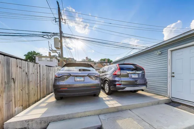 $600,000 | 5524 North Luna Avenue, Chicago, IL 60630