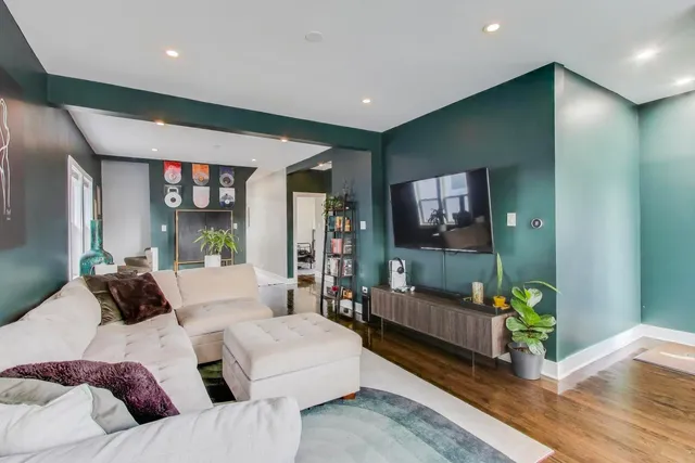 $600,000 | 5524 North Luna Avenue, Chicago, IL 60630