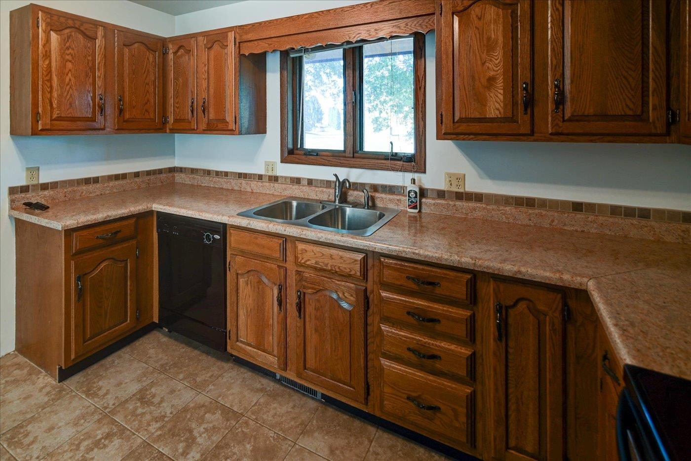 2640 Osmundsen Road Fitchburg, WI 53711 - Photo 14 of 49