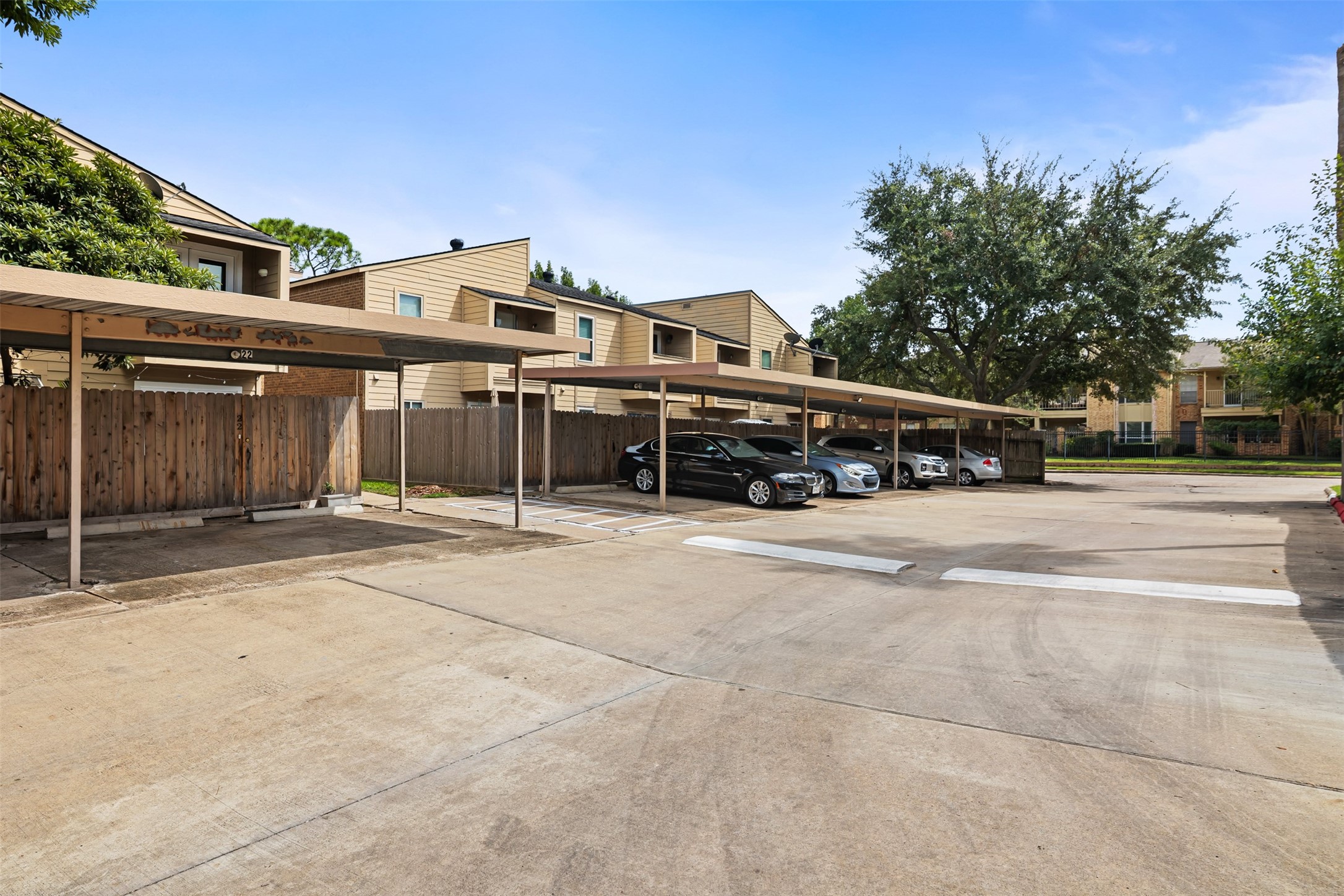 1500 Sandy Springs Road, Unit 22 Houston, TX 77042 - Photo 27 of 31 Easy parking in the Energy Corridor!