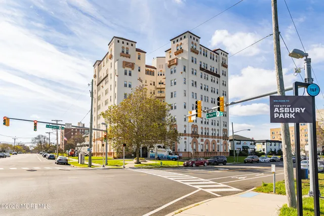 $275,000 | 400 Deal Lake Drive, Unit 6E, Asbury Park, NJ 07712
