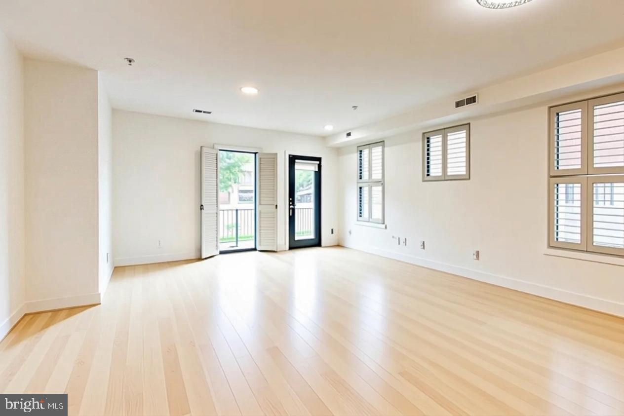 310 V Street Northeast, Unit 1 Washington, DC 20002 - Photo 3 of 20