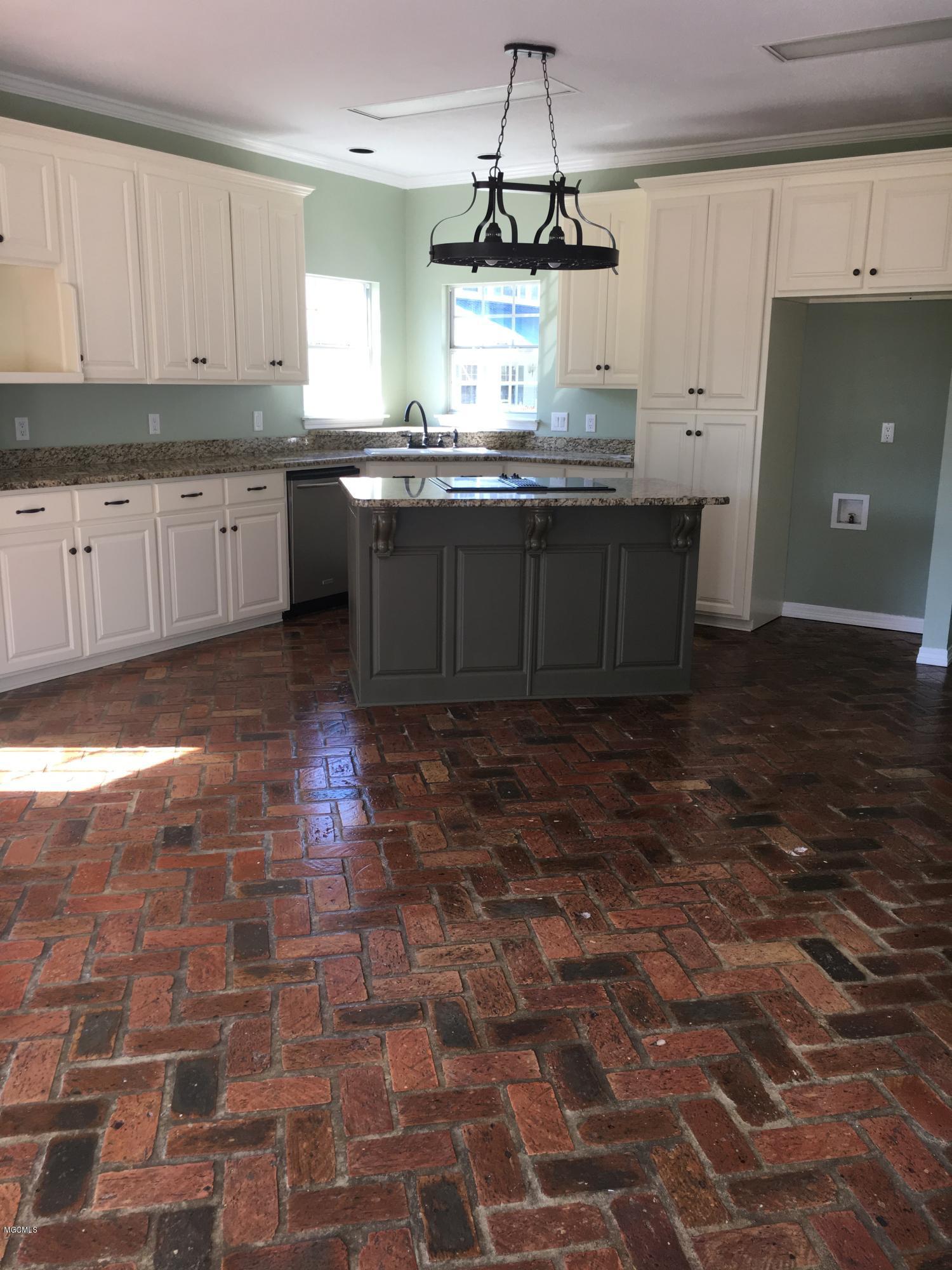 2504 Old Shell Landing Road Ocean Springs, MS 39564 - Photo 8 of 14 IMG_0152