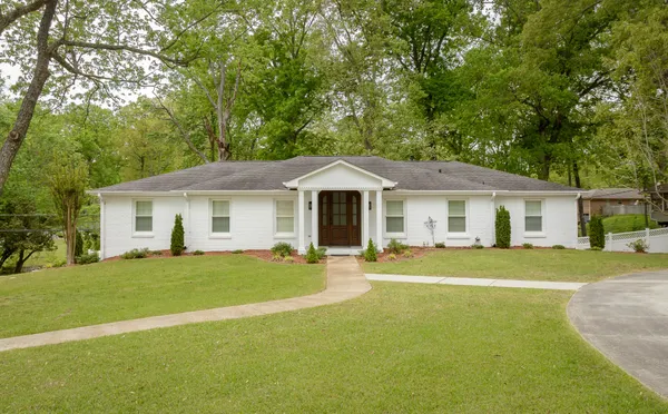 $349,900 | 102 Colonial Drive, Florence, AL 35633