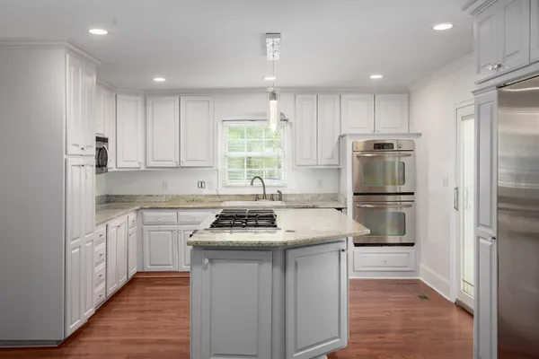 $349,900 | 102 Colonial Drive, Florence, AL 35633