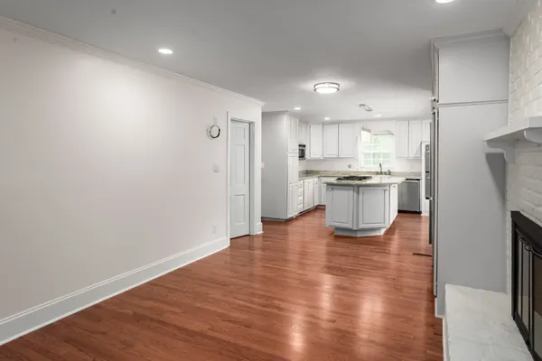 $349,900 | 102 Colonial Drive, Florence, AL 35633