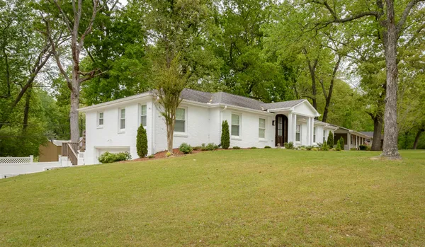 $349,900 | 102 Colonial Drive, Florence, AL 35633