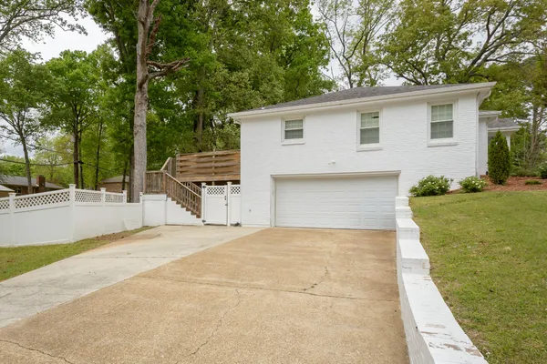 $349,900 | 102 Colonial Drive, Florence, AL 35633