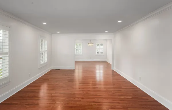 $349,900 | 102 Colonial Drive, Florence, AL 35633