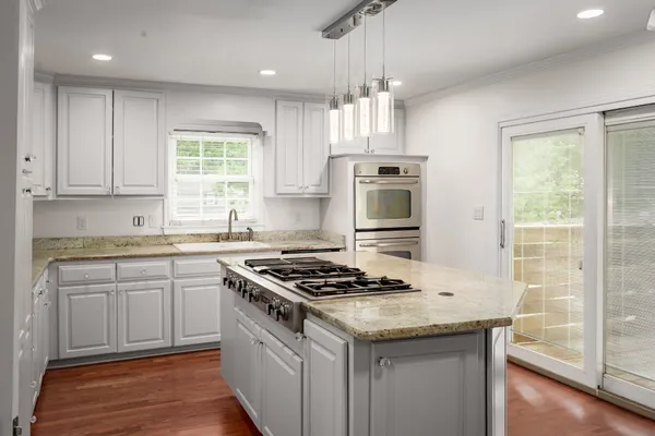 $349,900 | 102 Colonial Drive, Florence, AL 35633