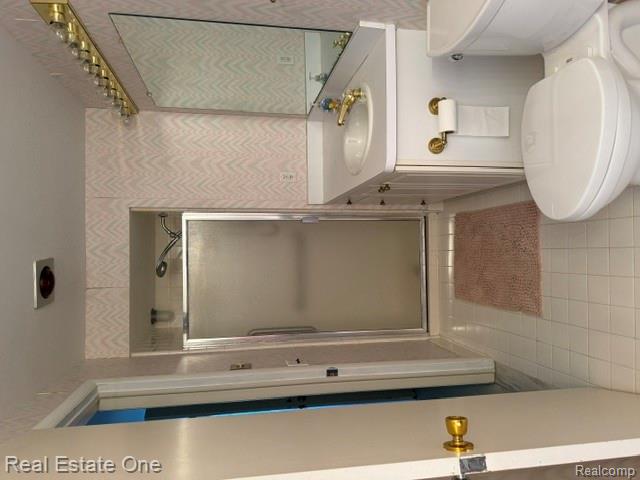 5135 Iron Gate Road Bloomfield Hills, MI 48304 - Photo 17 of 18