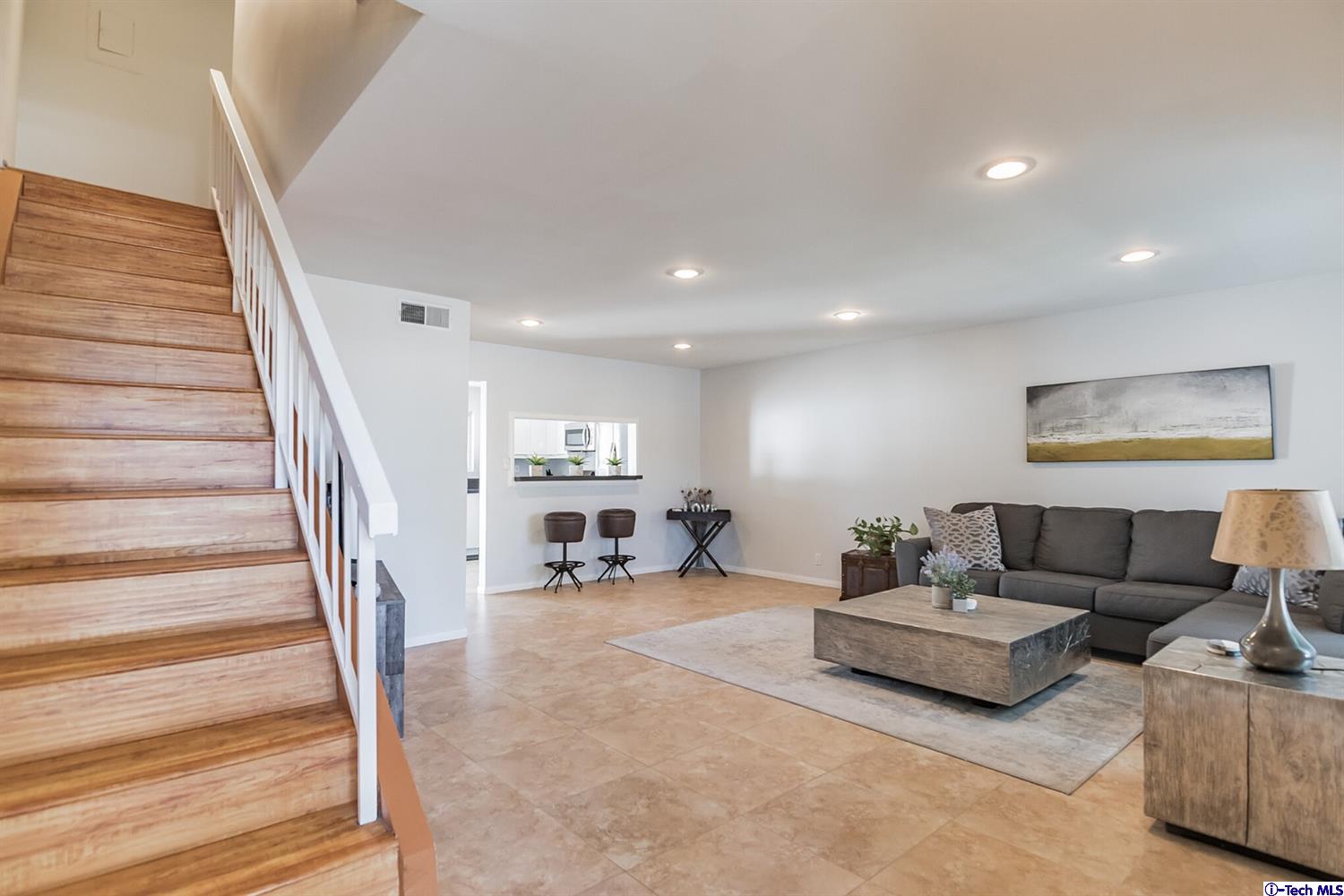 19110 Kittridge Street, Unit 5 Reseda, CA 91335 - Photo 3 of 29