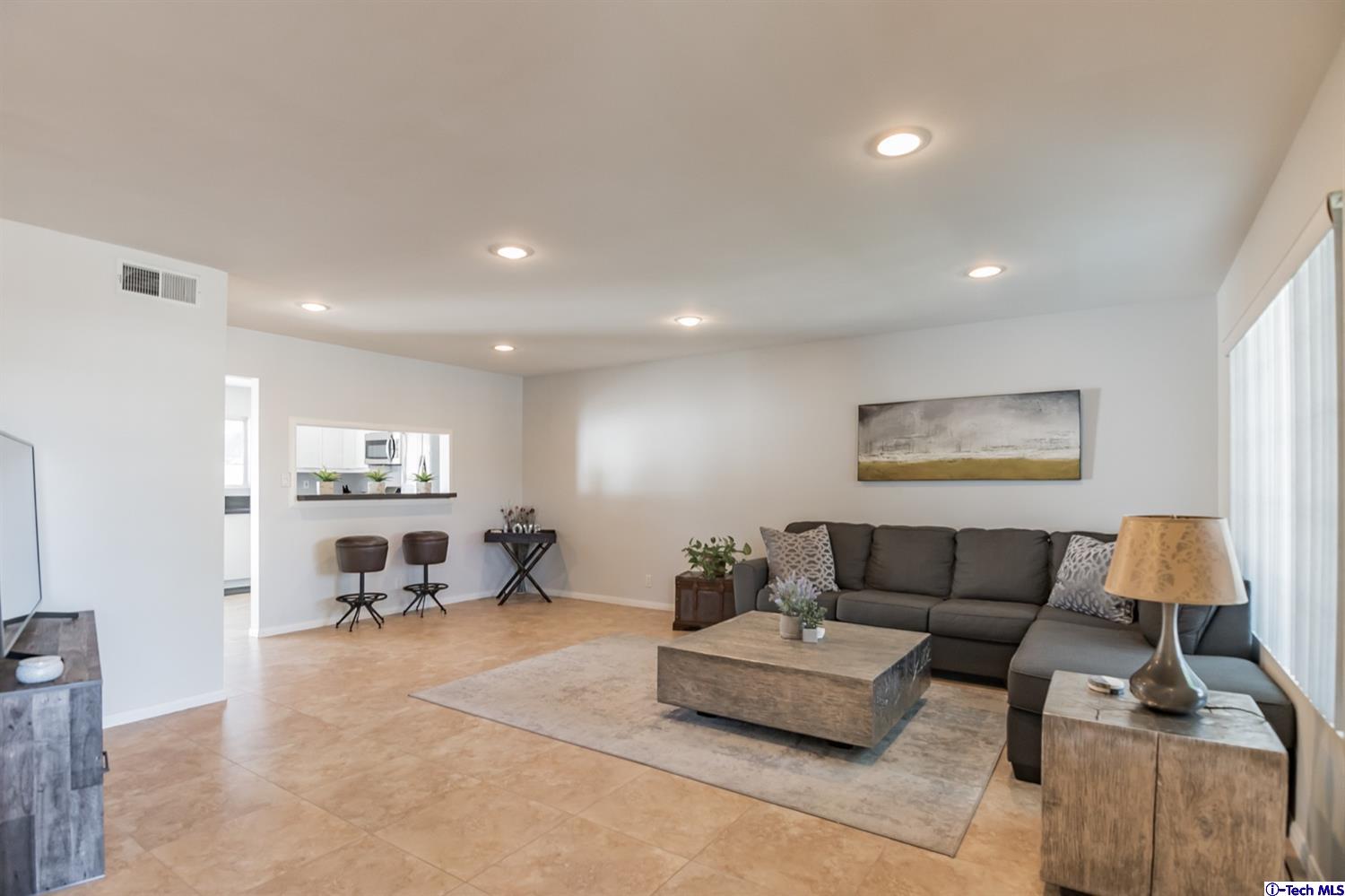 19110 Kittridge Street, Unit 5 Reseda, CA 91335 - Photo 5 of 29