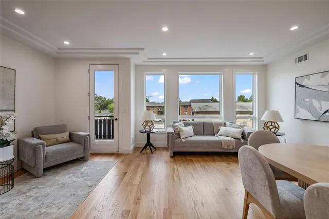 $979,000 | 17 Union Road, Unit 209, Spring Valley, NY 10977