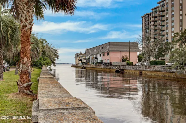 $1,995 | 2912 St Johns Avenue, Unit 24, Jacksonville, FL 32205