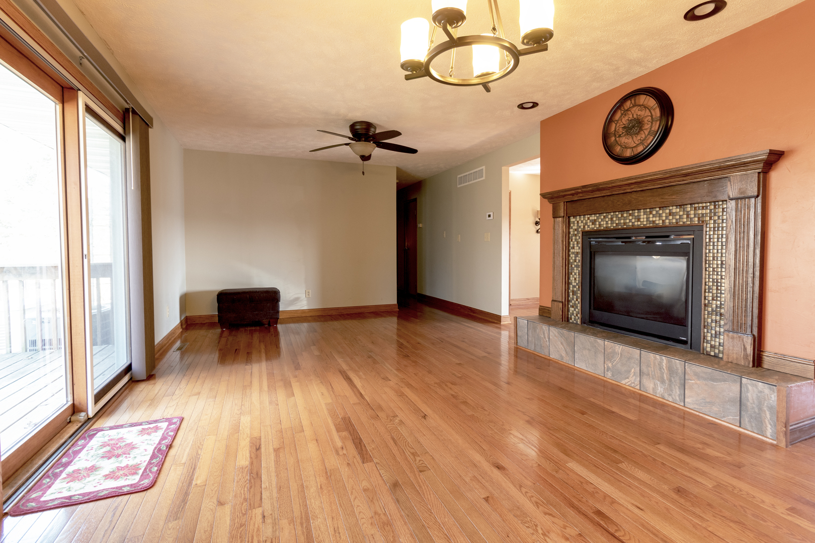 1455 North Gorham Road Morris, IL 60450 - Photo 5 of 22 a view of livingroom with furniture and wooden floor