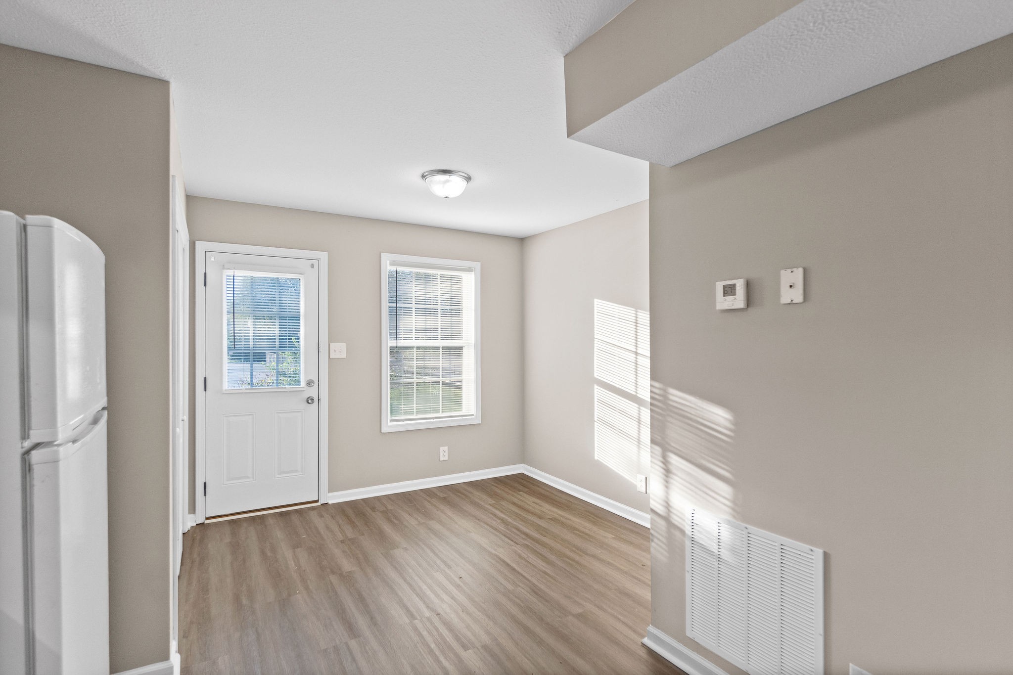 804 Golf View Place, Unit B Clarksville, TN 37043 - Photo 14 of 24 a view of an empty room with a window
