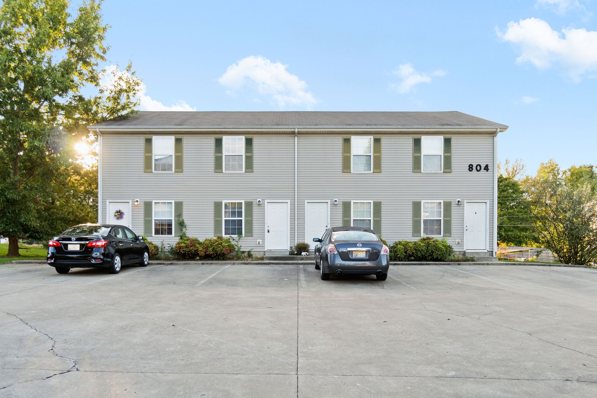 804 Golf View Place, Unit B Clarksville, TN 37043 - Photo 2 of 24 a car parked in front of a building