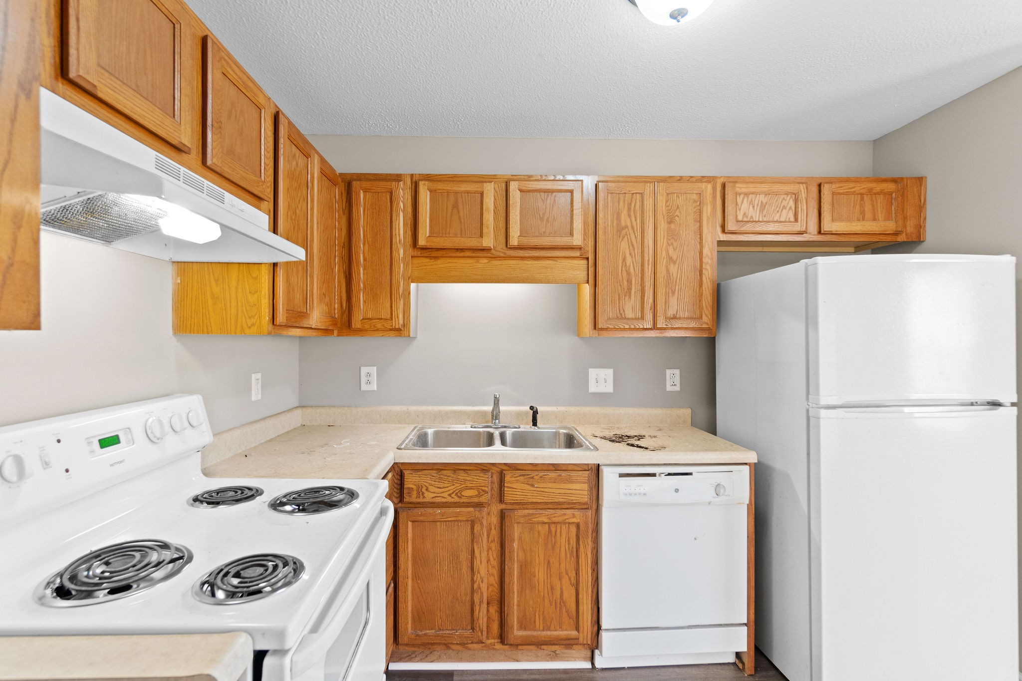 804 Golf View Place, Unit B Clarksville, TN 37043 - Photo 10 of 24 a utility room with dryer and washer