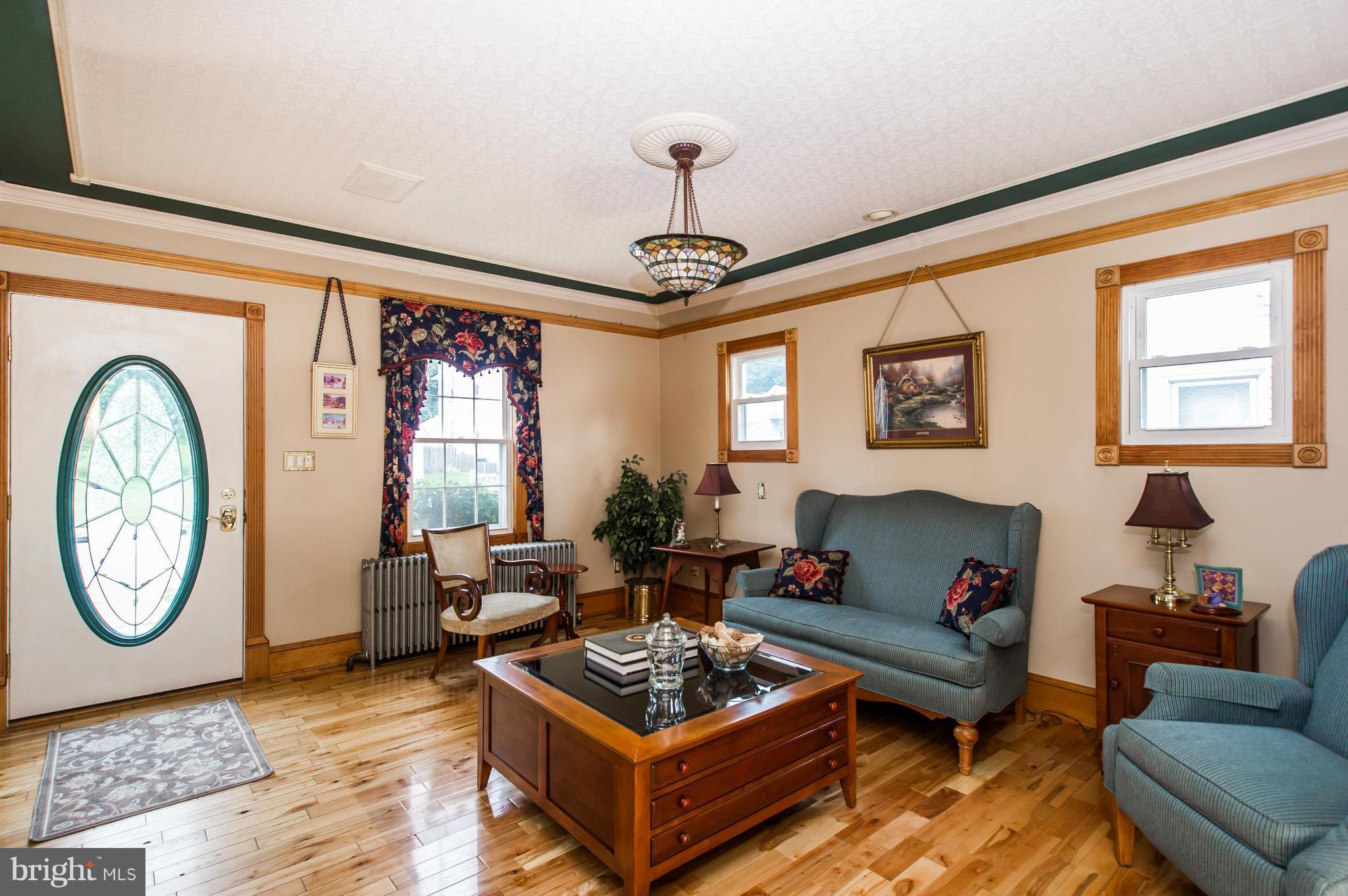 355 Nicholson Road Baltimore, MD 21221 - Photo 2 of 30 Family Room