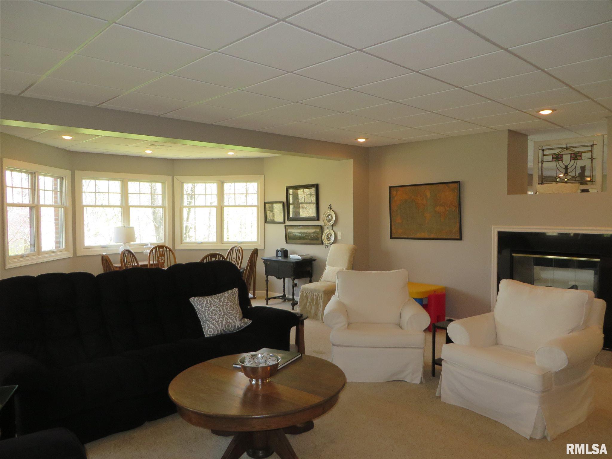 412 Timber Creek Road Jacksonville, IL 62650 - Photo 27 of 50 Gallery Image 27