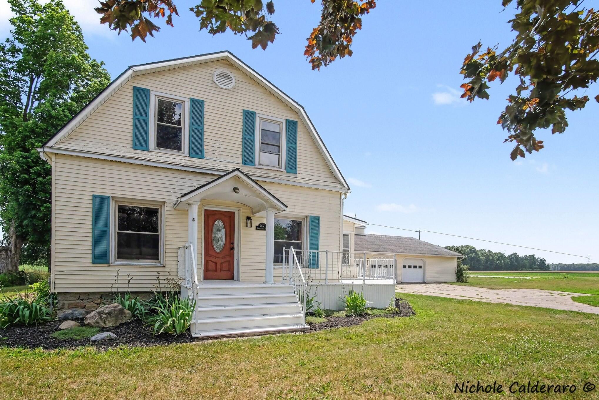 9640 East Condensery Road Carson City, MI 48811 - Photo 3 of 28 Farmhouse feel